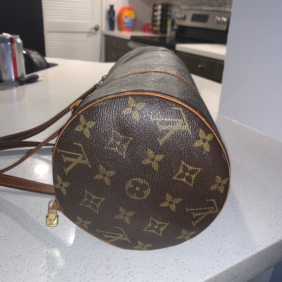 LOUIS VUITTON
Monogram Papillon 26 - Picture 6 of 14